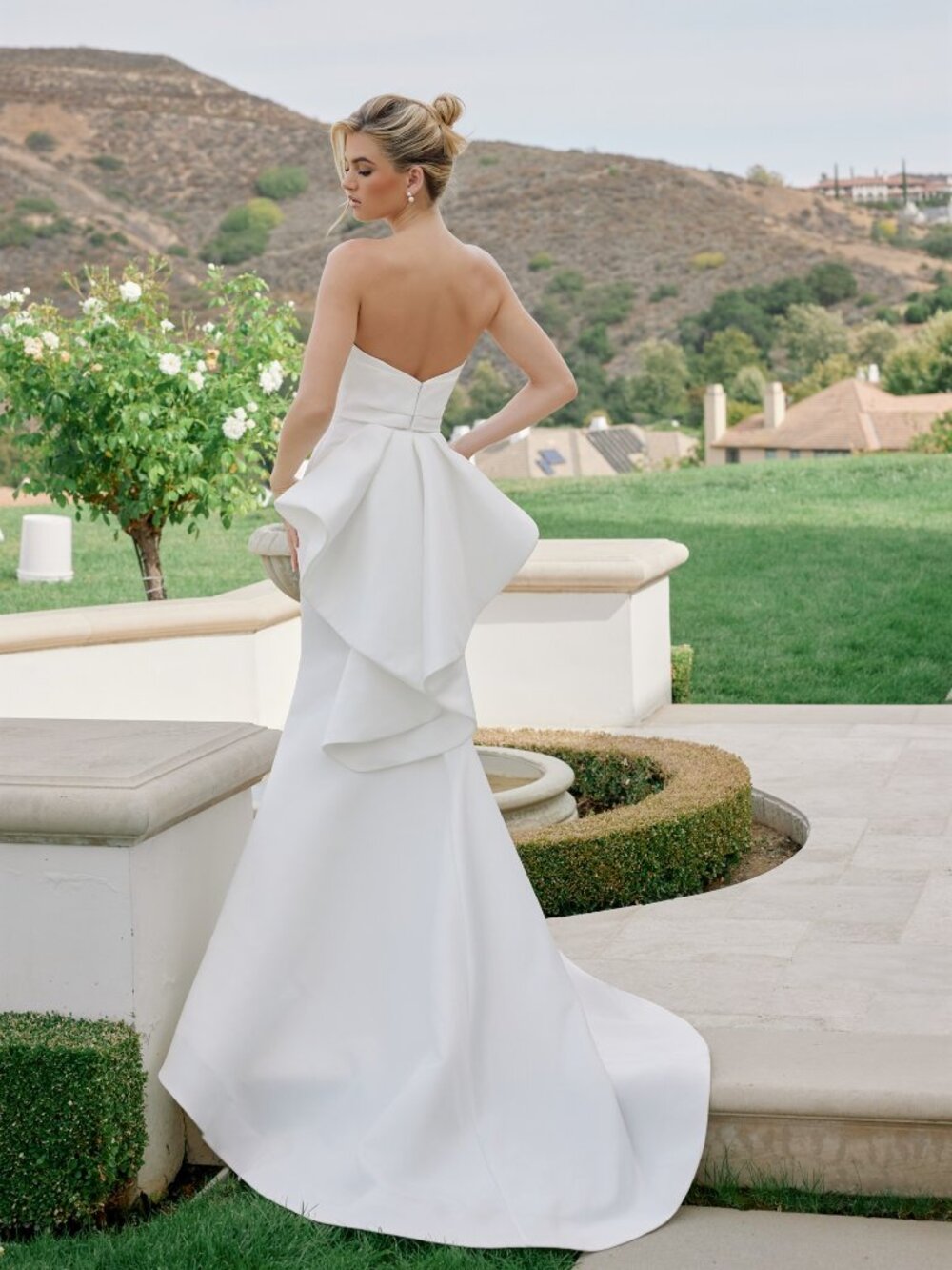 NEW LONG WHITE WEDDING DRESS. STRAPLESS MERMAID STRETCH SATIN WEDDING GOWN - Picture 4 of 6